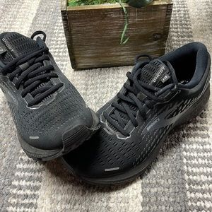 brooks levitate 3 oreo